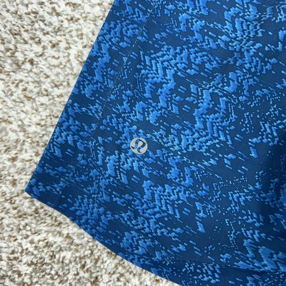 Lululemon Shorts Mens Small Blue Camo Lined Running 10